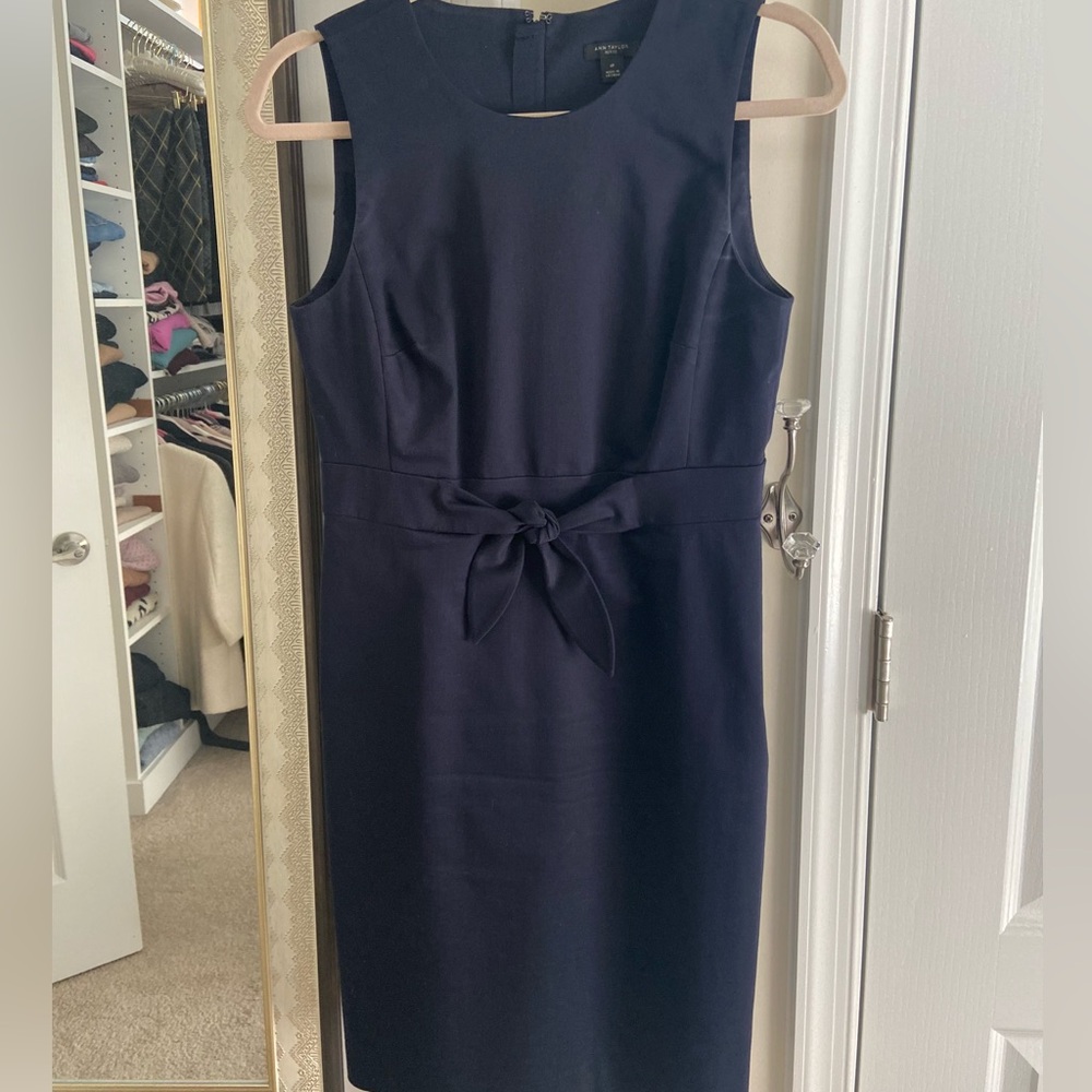 Size 4P Ann Taylor sheath dress in Navy